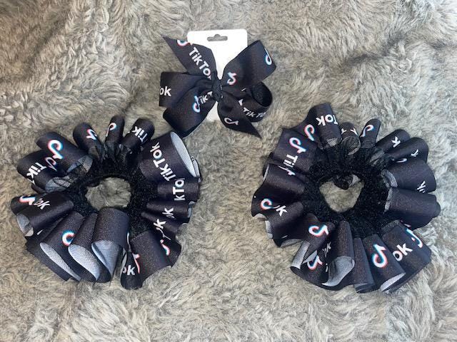 Ruffle Anklets